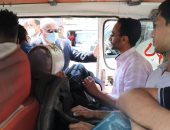 محافظ القاهرة يتفقد مواقف السرفيس لمتابعة التزام السائقين بالتعريفة الجديدة