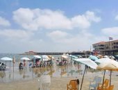 تحذيرات من نزول شواطئ رأس البر بسبب ارتفاع الأمواج