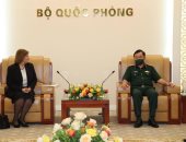 السفيرة المصرية فى فيتنام تلتقى نائب وزير الدفاع الفيتنامى