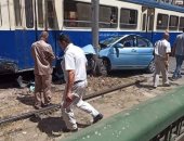 إصابة شخص فى حادث تصادم سيارة ملاكى وترام الرمل بالإسكندرية 