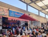 سوق الأسماك الأسبوعى يستقبل المئات من أبناء بورسعيد والمحافظات الأخرى.. صور
