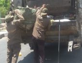 رفع 578 طن قمامة و217 أتربة وتراكمات فى أحياء مدينة الأقصر.. صور