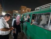 جولات مسائية لرؤساء المدن بالمنوفية لمواجهة المخالفين لتعريفة الركوب.. صور