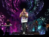 عمرو دياب يحتفل بأغنيات ألبومه الجديد في حفل العلمين الجديدة 5 أغسطس