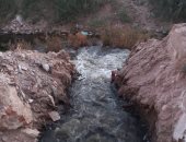 شكوى من القاء مياه الصرف الصحى فى ترعة الزنار بأسيوط.. والمحافظة ترد