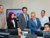 رئيس جامعة طنطا يتفقد معرض مشروعات الذكاء الاصطناعى لـ"طلاب الحاسبات"