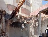 تنفيذ أعمال إزالة مبنى الحماية المدنية بدمياط بعد الانتهاء من المقر الجديد
