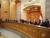 5 مستشارين يؤدون حلف اليمين أمام رئيس المحكمة الدستورية بعد تعينهم بالمفوضين