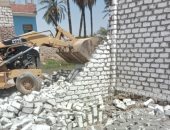 ‫إزالة تعديات بالبناء على نهر النيل فى محافظة سوهاج