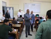 رئيس جامعة الأزهر يتفقد لجان امتحانات الدراسات العليا بقطاع الشريعة والقانون 