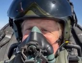 بوريس جونسون يقود مقاتلة من طراز "تايفون" فى سماء بريطانيا.. فيديو وصور