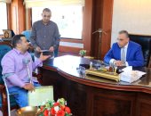 محافظ سوهاج يلتقى 87 مواطنا لبحث مطالبهم وحل مشاكلهم