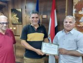 وكيل تعليم دمياط يكرم اللجنة الثلاثية وغرفة عمليات الثانوية العامة.. صور