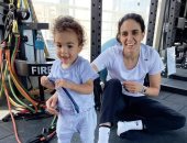 قصة صور.. نور الطيب وابنتها حالة حب للرياضة منذ نعومة الأظافر 