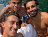 محمد صلاح يستمتع برحلة بحرية مع نجمى ليفربول دياز وتسيميكاس
