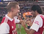 بعد أن فعلها مع صلاح.. النني يهدي زميله فى أرسنال شارة القيادة "فيديو"
