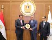 المجلس الأعلى للجامعات المصرية يكرم رئيس جامعة الأزهر خلال اجتماعه الشهرى