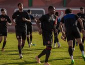 مشاركة بيرسي تاو وأكرم توفيق وأحمد ريان في مران الأهلي.. صور