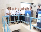 وزير التنمية المحلية ومحافظ المنيا يتفقدان محطة معالجة الصرف الصحى بجبل الطير