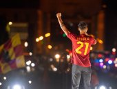 توتى جديد.. استقبال جماهيرى غير مسبوق لـ ديبالا من جماهير روما "فيديو وصور"