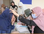 حياة كريمة.. فحص وعلاج 1247 مريضا وصرف الدواء مجانا بقافلة جامعة طنطا فى السنطة