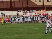 جماهير أتلتيكو مدريد توجه رسالة لرونالدو.. غير مرحب بك فى الفريق "صور"