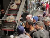 أزمة الخبز تتفاقم فى لبنان وطوابير طويلة على الأفران بسبب النقص الكبير بالقمح