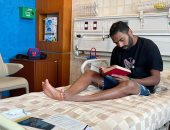 حسين الشحات يستعين بقراءة القرآن قبل إجراء جراحة غضروف الركبة