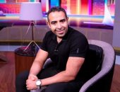 محمد عدوية يتوعد منتحل شخصيته على فيس بوك بملاحقته قضائيا ويطمئن الجمهور على والده