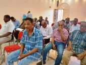 محافظ أسوان يتابع الجهود المبذولة لحل مشكلة الأمية والتسرب من التعليم