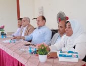 وكيل "تعليم الإسماعيلية" يجتمع بمديرى المدارس الثانوية استعدادا للعام الدراسى