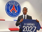 باريس سان جيرمان يضم رسميا ريناتو سانشيز حتى 2027
