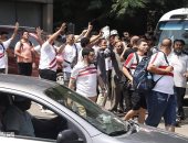 جماهير الزمالك تتوجه إلى الجونة لمؤازرة الفريق في مواجهة الليلة.. صور