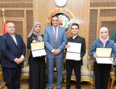 محافظ الدقهلية يكرم أوائل الثانوية الحاصلين على مراكز متقدمة من أبناء المحافظة