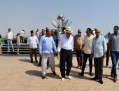 محافظ جنوب سيناء يتفقد أعمال تطوير طريق السلام وأيقونة وميدان السلام