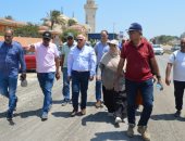 محافظ بورسعيد يتفقد أعمال تطوير أكبر شوارع المحافظة.. صور