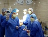 فريق طبي ينجح فى إجراء جراحة تغيير مفصل صناعى لأول مرة بمستشفى أبو حماد بالشرقية