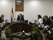 رئيس الوزراء يتابع موقف تنفيذ مشروعات المرافق على مستوى الجمهورية 