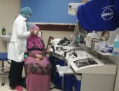 إجراء الكشف الطبي على 120 مريضاً أولى بالرعاية في قافلة مجانية بكفر الشيخ