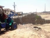 إزالة تعديات على أراضى الدولة ضمن الموجة الـ 20 وتكثيف أعمال النظافة بأسوان