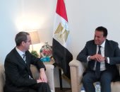 وزير الصحة يستقبل رئيس بعثة اللجنة الدولية للصليب الأحمر لبحث سبل التعاون