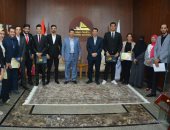 رئيس جامعة دمياط يكرم الفائزين بمسابقة باجوش ومعهد إعداد القادة