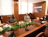 محافظ بورسعيد يوجه بتوفير الخدمات الطبية لذوى الهمم ويقرر سداد قرض لأحد الأسر