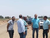 نائب محافظ أسوان يتابع معدلات الإنجاز لمشروعات حياة كريمة بنصر النوبة.. صور