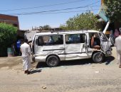 إصابة 11 شخصا فى تصادم ميكروباص ونصف نقل بالفيوم.. صور