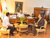 محافظ أسيوط يوجه بتذليل العقبات لطلاب الدور الثانى للثانوية العامة