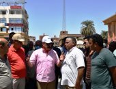 محافظ أسوان خلال جولته: "أنا مش نازل الشارع علشان مصالح المواطنين تتعطل"