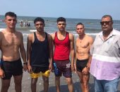 إدارة شاطئ بورسعيد تنقذ شابين من الغرق.. صور