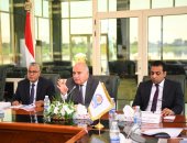 محافظ قنا يترأس اجتماع لجنة تنفيذ المبادرة الوطنية للمشروعات الخضراء والذكية