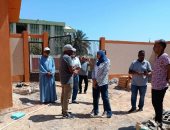 محافظ أسوان يكلف نائبه بالمتابعة الميدانية لمشروعات حياة كريمة..صور